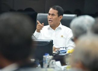 Mentan Copot 13 Pejabat di Kementan ini Sebabnya FOTO: Menteri Pertanian (Mentan) Andi Amran Sulaiman (Properti via google veterinar Maros)