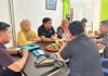 PBHI Sulsel dan Kanwil Kementerian Hukum Sulsel Perkuat Kolaborasi Lewat Agenda MONEV FOTO: Perhimpunan Bantuan Hukum dan Hak Asasi Manusia Indonesia (PBHI) Sulawesi Selatan menerima kunjungan Monitoring dan Evaluasi (MONEV) dari Kantor Wilayah Kementerian Hukum Sulawesi Selatan pada 14 November 2025.