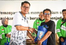 Rutan Barru Gelar Aksi Kemanusiaan Lewat Program IMIPAS Peduli FOTO: Kepala dan Staf Rumah Tahanan Negara Kelas IIB Barru Amsar menggelar rangkaian kegiatan sosial bertajuk “IMIPAS Peduli". Sabtu (15/11/2025).