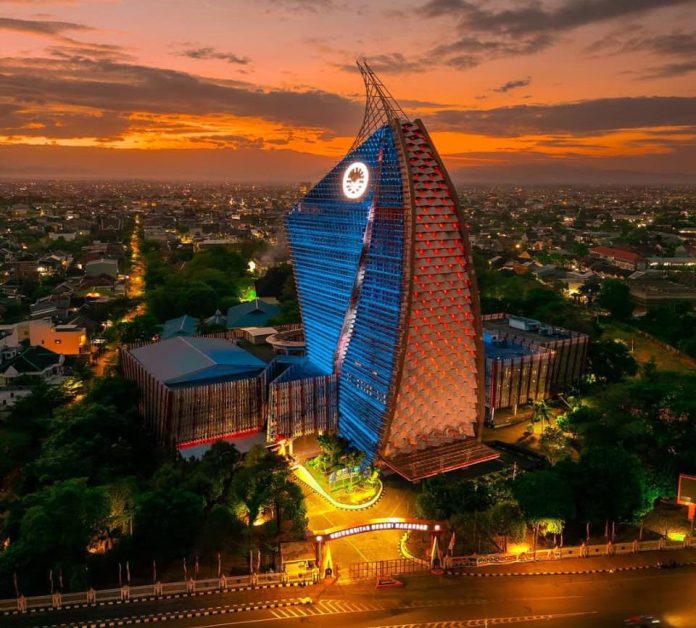 IMG-20251117-WA0270 FOTO: Gedung Rektorat UNM (Sumber foto dari Media Sosial)