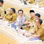Ribut Soal Bandara PT IMIP, Netizen Unggah Video Keluhan Gubernur Sulteng Soal Pajak Bagi Hasil di Tambang Nikel FOTO: Gubernur Sulawesi Tengah, Anwar Hafid, saat Rapat Dengar Pendapat (RDP) bersama Komisi II DPR RI di Gedung Parlemen, Selasa (29/4/2025). (Istimewa)