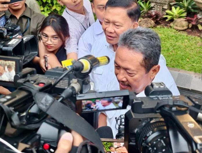 FOTO: Menteri Kelautan dan Perikanan (Menteri KKP) Sakti Wahyu Trenggono, usai bertemu dengan Presiden Prabowo di Istana Merdeka, Jakarta, Rabu (26/11/2025),
