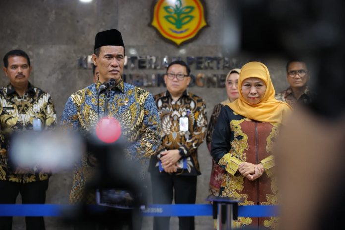 FOTO: Menteri Pertanian (Mentan) Andi Amran Sulaiman menegaskan komitmen pemerintah pusat untuk memberikan dukungan penuh kepada Provinsi Jawa Timur (Jatim) dalam upaya meningkatkan produksi gula nasional. (Properti Kementan) 