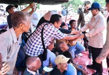 Presiden Prabowo Tinjau Posko Pengungsian di Desa Bambel Aceh Tenggara FOTO: Suasana haru dan penuh kehangatan menyelimuti Posko Pengungsian di Desa Bambel Baru, Kabupaten Aceh Tenggara, pada Senin, 1 Desember 2025. (Foto: BPMI Setpres)