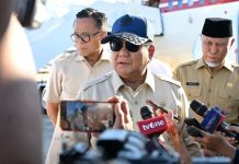 Presiden Tegaskan Pemulihan Infrastruktur Dasar dan Layanan Publik Jadi Prioritas Utama Penanganan Bencana FOTO: Presiden Prabowo Subianto usai menuntaskan rangkaian kunjungan kerja ke wilayah terdampak bencana banjir dan longsor di Sumatera Utara, Aceh, dan Sumatera Barat pada Senin (01/12/2025). (Sumber: BPMI Setpres)
