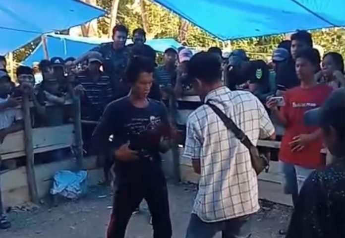 FOTO: Arena sabung ayam di Desa Seppang, Kabupaten Bulukumba, (Sumber Pemuda Justicia Kabupaten Bulukumba)