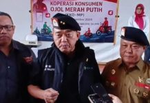Mantan Kapolda Sulsel Pimpin Koperasi Konsumen Ojol Merah Putih FOTO: Mantan Kapolda Sulsel Irjen Pol purnawirawan Mudji Waluyo jadi Komandan (Ketua) Koperasi untuk para mitra ojek online (ojol) bernama Koperasi Konsumen Ojol Merah Putih (KKO MP). (Istimewa)