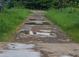 Warga RW 09 Bayar Pajak, Desak Pemkot Makassar Ambil Alih PSU di GMTD, Ini Peringatan KPK FOTO: Kondisi Jalan Masuk di Perumahan Kanimega, Kelurahan Maccini Sombala, Kecamatan Tamalate, Kota Makassar, Sulawesi Selatan.