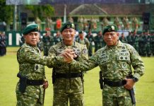 Mayjen TNI Primadi Saiful Sulun Resmi Menjabat Panglima Divisi Infanteri 2 Kostrad FOTO: Mayjen TNI Primadi Saiful Sulun, S.Sos., M.Si., resmi menjabat sebagai Panglima Divisi Infanteri 2 Kostrad setelah dilantik dalam upacara Serah Terima Jabatan (Sertijab) yang dipimpin langsung oleh Panglima Kostrad (Pangkostrad) Letnan Jenderal TNI Mohammad Fadjar, MPICT., di Markas Divisi Infanteri 2 Kostrad, Sabtu (10/1/2025). (Istimewa)