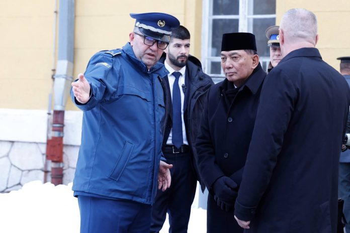 FOTO: Pertahanan (Menhan) RI, Sjafrie Sjamsoeddin melaksanakan kunjungan resmi ke Bosnia dan Herzegovina dalam rangka pertemuan bilateral dengan Menhan Bosnia dan Herzegovina Zukan Helez.