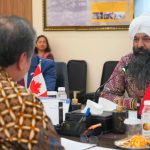 Menko Airlangga Terima Kunjungan Menteri Pembangunan Kanada ini Yang Dibahas FOTO: Menteri Koordinator (Menko) Bidang Perekonomian, Airlangga Hartarto menerima kunjungan Menteri Negara Bidang Pembangunan Internasional Kanada, Radeep Singh Sarai, di Kantor Kemenko Perekonomian, Jakarta. Selasa (14/1/2026). (Dok. Menko Airlangga)