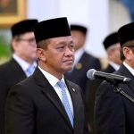 Presiden Lantik Bahlil Lahadalia sebagai Ketua Harian Dewan Energi Nasional FOTO: Menteri Energi dan Sumber Daya Mineral Bahlil Lahadalia saat dilantik sebagai Ketua Harian Dewan Energi Nasional oleh Presiden Prabowo Subianto di Istana Negara, Jakarta, Rabu, 28 Januari 2026. (Sumber: BPMI Setpres)