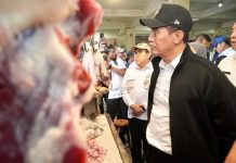 Sidak Pasar Tagog, Mentan Amran: Tak Ada Toleransi Harga di Atas HET FOTO: Menteri Pertanian (Mentan) Andi Amran Sulaiman saat melakukan inspeksi mendadak (sidak) di Pasar Tagog, Padalarang, Kabupaten Bandung Barat, Jawa Barat, Rabu (28/1/2026). (Dok. Kementan)
