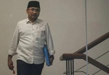Kader NU Terjerat Kasus Korupsi, PBNU Prihatin, Menghormati Proses Hukum di KPK FOTO: Mantan Menteri Agama Yaqut Cholil Qoumas berjalan keluar usai menjalani pemeriksaan di Gedung Merah Putih KPK (FOTO:ANTARA)