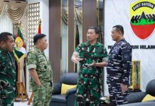Pangdam l/BB Sambut Kedatangan Asops Panglima TNI di Markas Kodam l/BB FOTO: Panglima Komando Daerah Militer I/Bukit Barisan (Pangdam I/BB) Mayjen TNI Hendy Antariksa menyambut kunjungan Asisten Operasi (Asops) Panglima TNI Letjen TNI Bobby Rinal Makmun di Markas Kodam I/BB, Medan, Selasa (13/1/2026). (Sumber : Pendam l/BB)