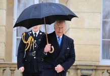 Raja Charles III Bertemu Presiden RI, ini Kata Raja Juli FOTO: Raja Charles III saat akan bertemu Presiden Prabowo Subianto untuk menghadiri Pertemuan Filantropi Konservasi Gajah Peusangan sebagai forum strategis untuk memperkuat kerja sama internasional di bidang pelestarian satwa liar dan konservasi lingkungan, yang digelar di Lancaster House, London, pada Rabu, 21 Januari 2026. (Seskab)