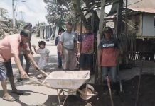 Diabaikan Pemerintah Kota Makassar, Warga Terpaksa Bangun Drainase dari Dana Gotong Royong FOTO: Warga Timbuseng Kelurahan Barombong kecamatan Tamalate kota Makassar,mengaku kecewa dan merasa diabaikan pemerintah setempat karena tidak adanya bantuan pembangunan drainase di lingkungan mereka, Minggu (25-01-2025).