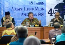 Airlangga Hadiri Reuni 45 Tahun Alumni Teknik Mesin dan Industri UGM FOTO: Menteri Koordinator Bidang Perekonomian, Airlangga Hartarto, menghadiri acara 'Reuni 45 Tahun Alumni Teknik Mesin UGM' di Gedung Departemen Teknik Mesin dan Industri Universitas Gajah Mada (UGM). (Dok via media sosial Airlangga).