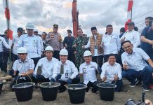 Bone Menuju Mandiri Protein Lewat Groundbreaking Hilirisasi Ayam Terintegrasi FOTO: Kementerian Pertanian, dan Badan Usaha Milik Negara (BUMN) memulai Program Pengembangan Hilirisasi Ayam Terintegrasi dengan melakukan peletakan batu pertama (groundbreaking) di Desa Mappesangka, Kabupaten Bone, Provinsi Sulawesi Selatan, Jumat (6/2/2026). (Dok. Kementan)