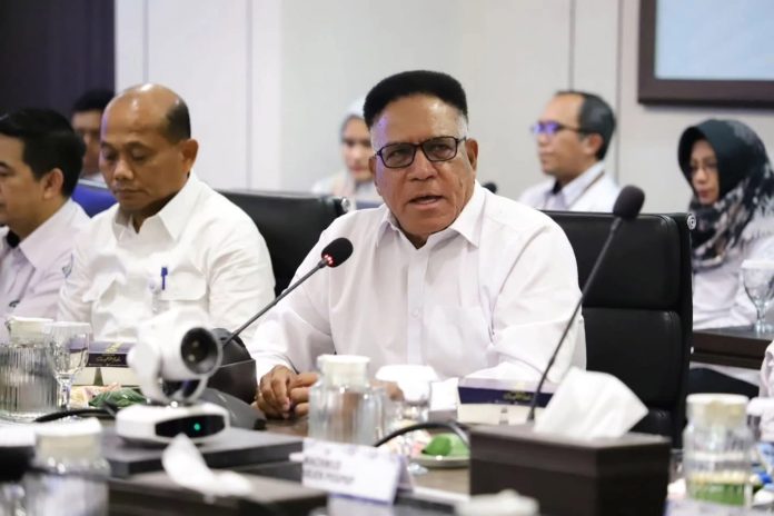 FOTO: Komjen Pol (Purn) Drs. Paulus Waterpauw, M.Si. Komite Eksekutif Papua. (Sumber media sosial)