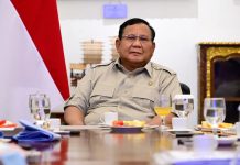 Presiden Prabowo Gelar Ratas, Bahas Percepatan Pembangunan Kampung Nelayan Merah Putih FOTO: Presiden Prabowo Subianto memimpin rapat terbatas pada Kamis, 12 Februari 2026, guna membahas percepatan pembangunan Kampung Nelayan Merah Putih. (Dok. Seskab)