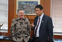 Purbaya Kedatangan Bos World Bank, Pamer Koleksi Keris FOTO: Kiri Managing director and chief knowledge officer World Bank Group, Paschal Donohoe dan Menteri Keuangan (Menkeu) Purbaya Yudhi Sadewa di Kantor Kementerian Keuangan, Jakarta Pusat, Kamis (29/1/2026). (Dok. Kemenkeu)