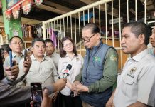 Pemerintah dan DPR RI Pastikan Harga Pangan Jawa Timur Stabil Jelang Ramadan FOTO: Pemerintah bersama Komisi IV DPR RI dalam kunjungan kerja ke Pasar Wonokromo, Surabaya, Kamis (12/2/2026). (Dok. Kementan)