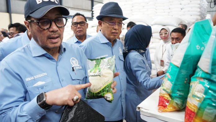 FB_IMG_1770957932944 FOTO: Kunjungan kerja spesifik Komisi IV DPR RI di Gudang BULOG, Kabupaten Kulon Progo, Daerah Istimewa Yogyakarta, pada Kamis 12 Februari 2026. (Dok. Kementan)