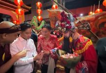 Meriahkan Pasar Imlek Semawis, Wapres Ajak Rawat Tradisi dan Keberagaman FOTO: Wakil Presiden (Wapres) Gibran Rakabuming memeriahkan suasana Pasar Imlek Semawis di Semarang, Jawa Tengah, Sabtu (14/02/2026), (Sumber: BPMI Setwapres)