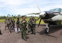 Korpasgat Bakal Ditempatkan di Bandara Perintis yang Rawan di Papua FOTO: Panglima Komando Daerah Udara (Kodau III) Marsda TNI Dr. Azhar Aditama D., S.Sos.,M.M.,M.Han., mendampingi Panglima Komando Gabungan Wilayah Pertahanan III Letjen TNI Bambang Trisnohadi meninjau Bandara Korowai Batu, Distrik Yaniruma, Kabupaten Boven Digoel, Papua Selatan, Senin (16/2/2026). (Dok. TNI AU)