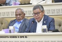 Pengelolaan Perbatasan Negara Dinilai Perlu Dibahas lewat Pansus Lintas Komisi FOTO: Anggota Komisi II DPR RI Taufan Pawe dalam Rapat Kerja Komisi II DPR RI dengan Menteri ATR/Kepala BPN di Gedung Nusantara, DPR RI, Senayan, Jakarta, Senin (8/9/2025). (Foto : Munchen/Andri)