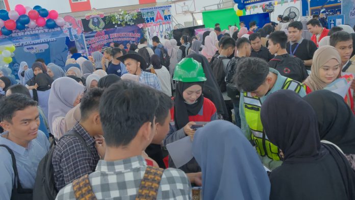 FOTO: Unhas Open Day (UOD) 2026 menjadi ruang promosi strategis Universitas Hasanuddin bagi calon mahasiswa baru, khususnya siswa-siswi SMA/sederajat. Kegiatan ini berlangsung meriah dan ramai di GOR JK Arenatorium, Kampus Universitas Hasanuddin Tamalanrea, Makassar, Sabtu (7/2).