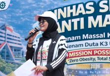 Peringatan Bulan K3 Nasional, Unhas Hadirkan Gerakan Zero Obesity dan Total Safety FOTO: Wakil Rektor Bidang Sumber Daya Manusia, Alumni, dan Sistem Informasi Unhas, Prof. Dr. Farida Patittingi, S.H., M.Hum., dalam sambutannya menjelaskan bahwa sejak pembentukan tim K3 Unhas, inspeksi lingkungan kerja dilakukan secara rutin dan sistematis. Para Duta K3 ditugaskan untuk memastikan aspek kebersihan, keamanan, dan kenyamanan ruang kerja sivitas akademika terpenuhi sesuai standar.
