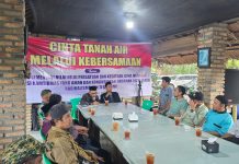 Sebagai Warga Negara Kita Bertanggungjawab Jaga Persatuan FOTO: Ustaz Ahmad Khumaidi dalam Dialog Cinta Tanya Air Melalui Kebersamaan yang bertemakan "Implementasi Nilai-Nilai Persatuan dan Kesatuan, Guna Menjaga Situasi Kamtibmas Yang Aman Dan Kondusif Dari Ancaman Intoleransi, Radikalisme dan Terorisme, Sabtu (8/2) di Cafe Roemah Kayu, Jalan AH Nasution, Medan.