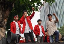 LMND Soroti Satgas Demonstrasi Bentukan Gubernur Sulsel: Beresiko Mempersempit Ruang Sipil Rakyat FOTO: Aksi untuk rasa Mahasiswa Nasional Demokratik (LMND) Sulawesi Selatan, Adri Fadhli.