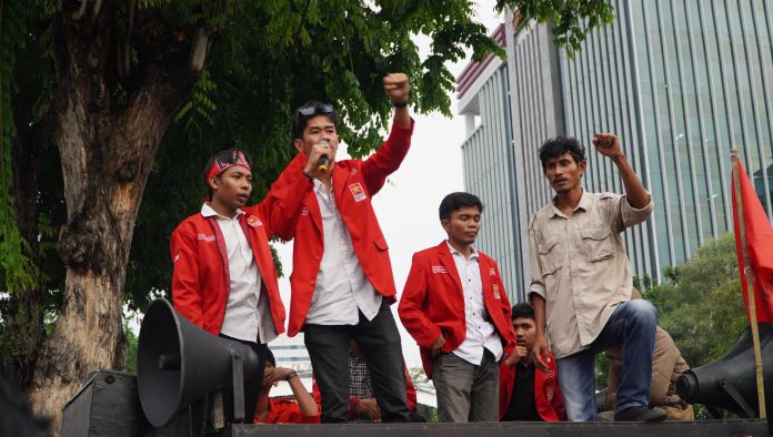 IMG-20260210-WA0274 FOTO: Aksi untuk rasa Mahasiswa Nasional Demokratik (LMND) Sulawesi Selatan, Adri Fadhli.