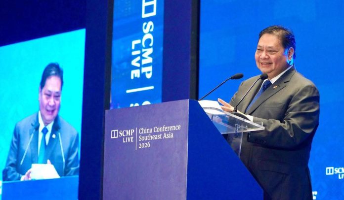 FOTO: Menteri Koordinator Bidang Perekonomian, Airlangga Hartarto, memberikan sambutannya dalam acara 'China Conference: Southeast Asia 2026' di Jakarta, Selasa (10/2/2026). (Dok. Airlangga)