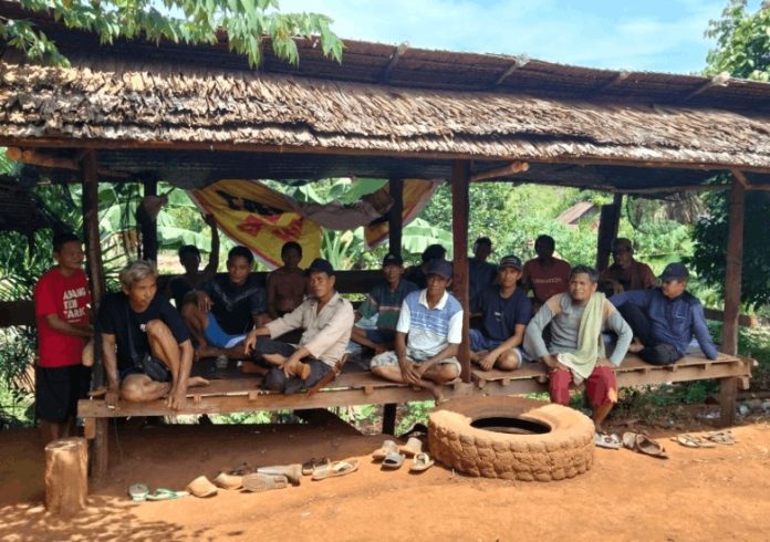 FOTO: Petani di Desa Harapan, Kecamatan Malili, Kabupaten Luwu Timur, menolak rencana penggusuran yang diduga akan dilakukan Pemerintah Kabupaten Luwu Timur (Pemkab Lutim).