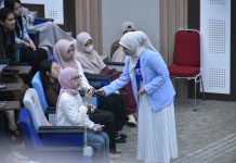 Tiga Formula Komunikasi dalam Public Speaking Diungkap pada Kegiatan CDC Unhas FOTO: Universitas Hasanuddin secara konsisten menunjukkan komitmennya dalam menyiapkan lulusan yang adaptif dan siap bersaing melalui Hasanuddin Career Program. Kegiatan ini berlangsung di Arsjad Rasjid Lecture Theater, Jumat 13 Februari 2026.