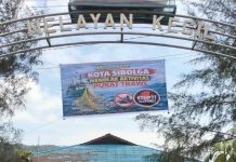 Masyarakat Menolak aktivitas Penggunaan Pukat Harimau atau Trawl di Wilayah Laut Sibolga FOTO: Masyarakat Kota Sibolga Menolak aktivitas Penggunaan Pukat Harimau/Trawl di Wilayah Laut Sibolga