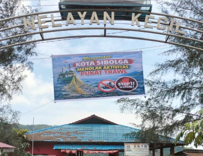 FOTO: Masyarakat Kota Sibolga Menolak aktivitas Penggunaan Pukat Harimau/Trawl di Wilayah Laut Sibolga