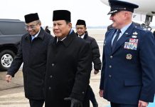 Tiba di AS, Presiden Prabowo Akan Bertemu Presiden Trump Guna Perkuat Hubungan Bilateral FOTO: Presiden RI Prabowo Subianto tiba di Amerika Serikat (AS) pada Selasa, 17 Februari 2026 pukul 11.55 waktu setempat. Pesawat Garuda Indonesia-1 yang membawa Presiden dan rombongan mendarat di Pangkalan Militer Andrews, Washington DC. (Dok. Seskab)