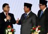 Ini 11 MoU Antara Pelaku Usaha Indonesia dan AS, Disaksikan Presiden Prabowo FOTO: Prabowo Subianto didampingi Menko Bidang Perekonomian, Airlangga Hartarto menyaksikan penandatanganan 11 nota kesepahaman (Memorandum of Understanding/MoU) senilai USD38,4 miliar antara pelaku usaha Indonesia dan Amerika Serikat dalam sesi roundtable Business Summit di Washington DC, Rabu (18/02/2026). (Dok. Seskab)