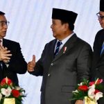 Ini 11 MoU Antara Pelaku Usaha Indonesia dan AS, Disaksikan Presiden Prabowo FOTO: Prabowo Subianto didampingi Menko Bidang Perekonomian, Airlangga Hartarto menyaksikan penandatanganan 11 nota kesepahaman (Memorandum of Understanding/MoU) senilai USD38,4 miliar antara pelaku usaha Indonesia dan Amerika Serikat dalam sesi roundtable Business Summit di Washington DC, Rabu (18/02/2026). (Dok. Seskab)
