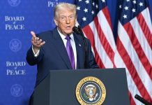 Donald Trump Puji Presiden Prabowo dalam Pertemuan Perdana Negara Anggota BoP FOTO: Presiden Donald Trump dalam pertemuan perdana negara negara anggota Board of Peace (BoP) di Donald Trump United States Institute of Peace, Washington, D.C., Amerika Serikat, pada Kamis, 19 Februari 2026. (Dok. Seskab).