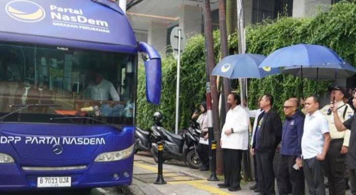 FOTO: Ketua Umum DPP Partai NasDem, Surya Paloh, resmi melepas Tim Safari Ramadan 1447 H di NasDem Tower, Jakarta, Sabtu (21/2/2026). (Dok DPP Partai Nasdem)