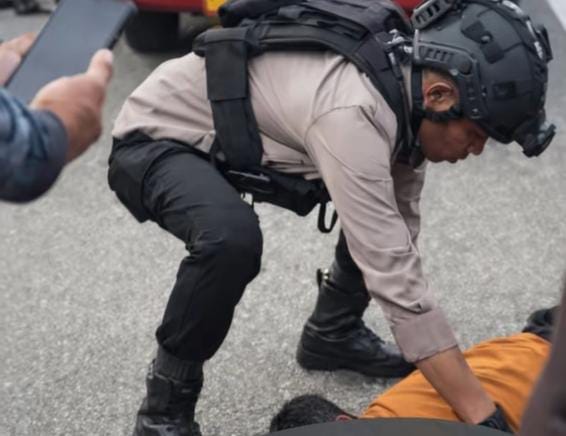 IMG-20260221-WA0375 FOTO: Seorang siswa Madrasah Tsanawiyah (MTs) berinisial AT (14) meninggal dunia diduga akibat penganiayaan yang dilakukan oleh oknum anggota Brimob. (Tangkap layar dari media sosial)