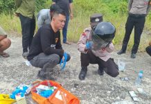 3 Pelaku Perampokan di Lampung Gunakan Senpi Ditangkap Aparat Kepolisian FOTO: Tim Satresmob Bareskrim Polri bersama Resmob Polda Lampung dan Polres Tulang Bawang Barat saat melakukan penyelidikan atas barang bukti perampokan menggunakan senjata api. (Dok. Humas Polri)