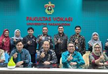 Fakultas Vokasi Unhas Kembangkan Ekosistem Teaching Factory Melalui Kolaborasi FOTO: Fakultas Vokasi Universitas Hasanuddin menerima kunjungan resmi Tim Balai Besar Pengembangan Penjaminan Mutu Pendidikan Vokasi Kelautan, Perikanan, Teknologi Informasi dan Komunikasi (BPPMPV KPTK)