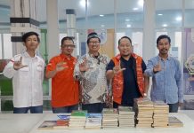 HUT ke-1, Gerakan Rakyat Sulsel Donasikan 150 Judul Buku ke Perpustakaan Wilayah FOTO: Memperingati Hari Ulang Tahun (HUT) ke-1 Gerakan Rakyat yang puncaknya jatuh pada 27 Februari mendatang, Dewan Pimpinan Wilayah (DPW) Gerakan Rakyat (GR) Sulawesi Selatan menyerahkan 150 judul buku kepada Perpustakaan Wilayah Sulawesi Selatan, Selasa (24/2/2026).